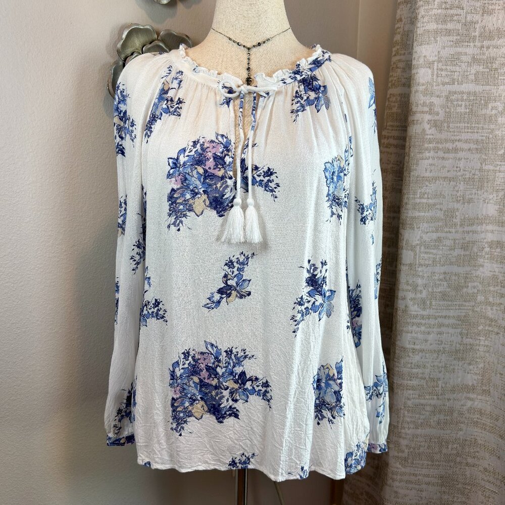Lucky Brand Women’s L White Blue Floral Boho Peasant Top Long Sleeve Ruffle Neck